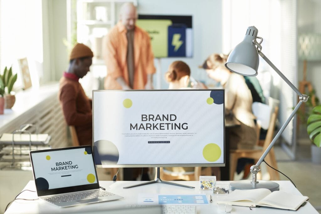 Brand Marketing vs Growth Marketing: ¿en qué se diferencian y cuál te ayudará a alcanzar mejores resultados?